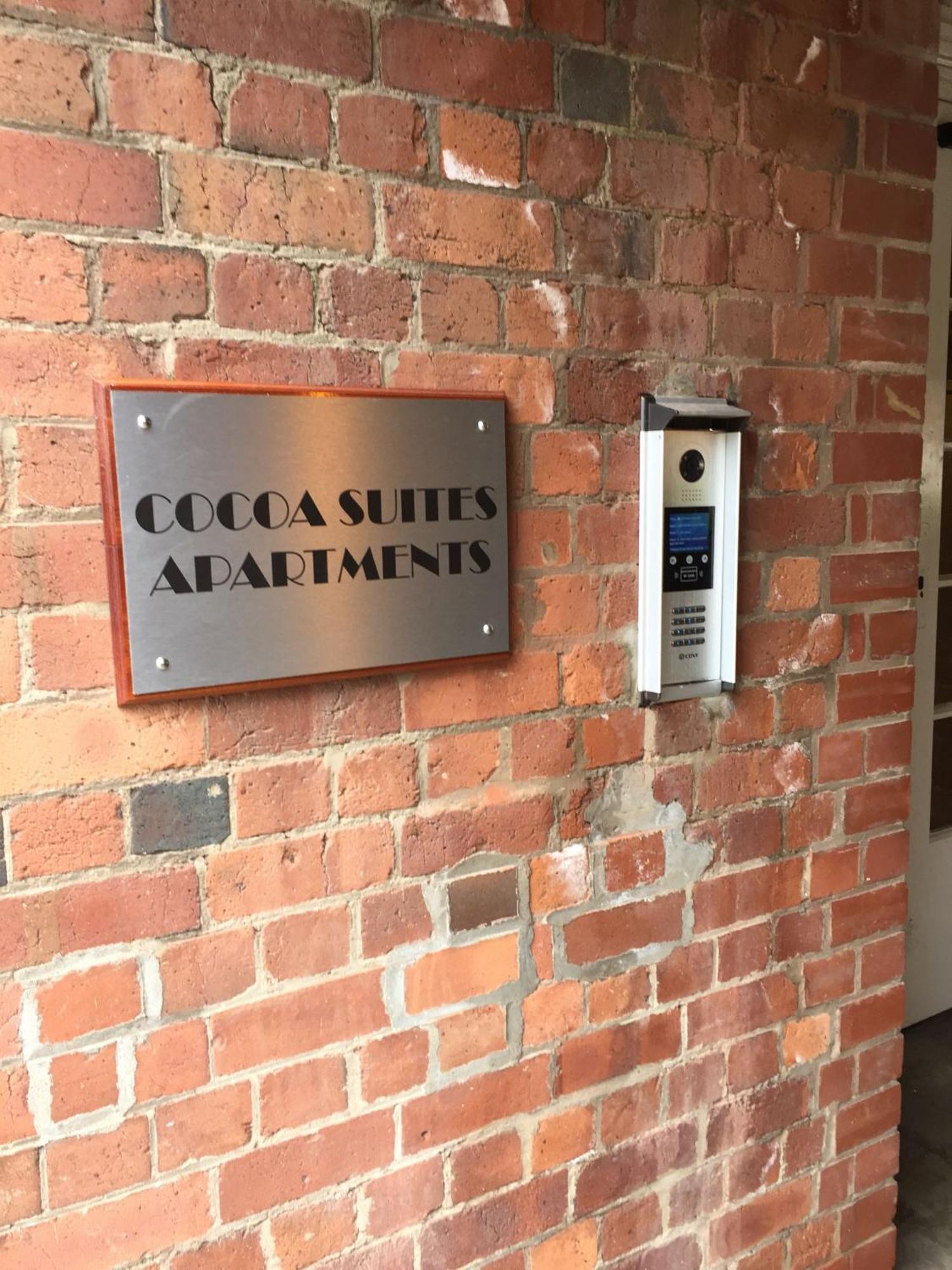 58 Cocoa Suites Йорк Экстерьер фото